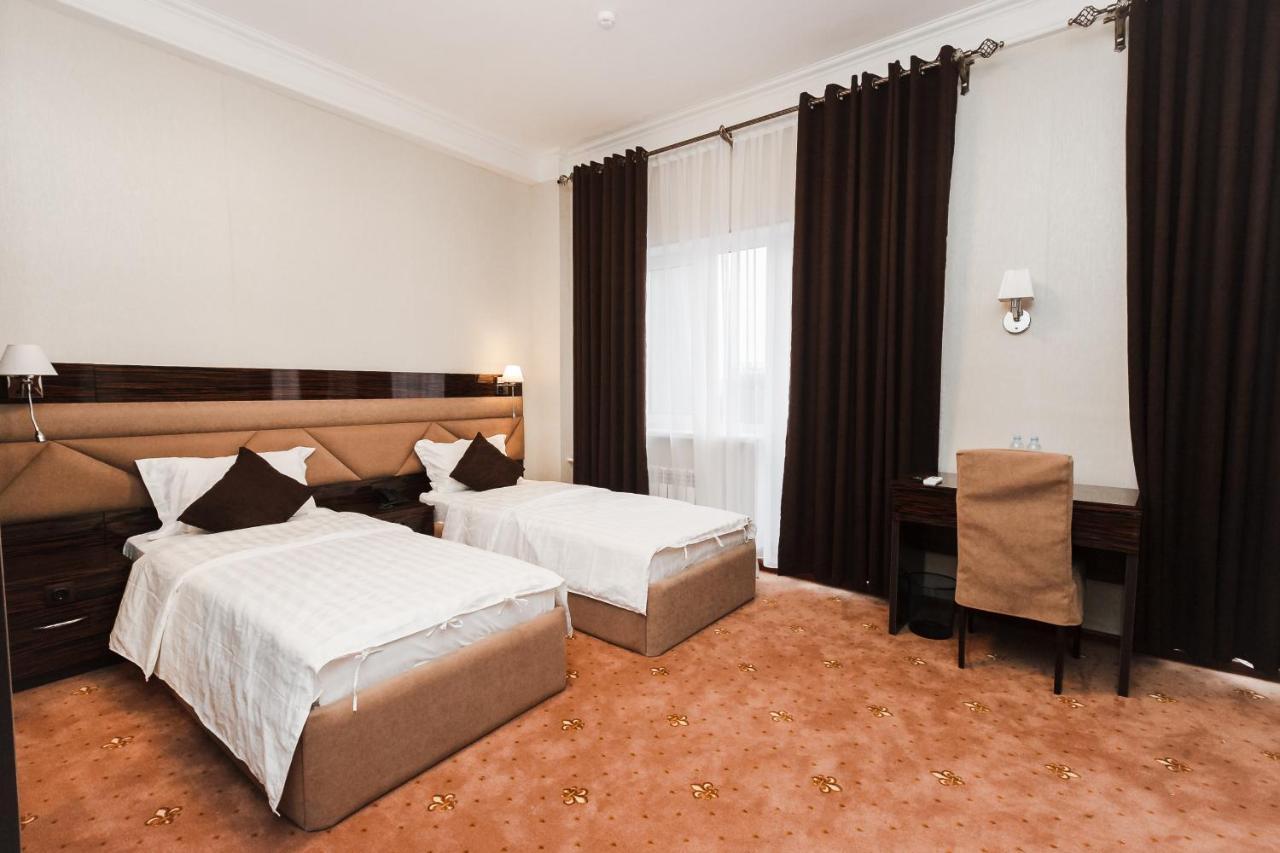 Atyraū Beluga Hotel מראה חיצוני תמונה