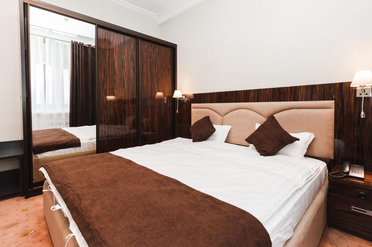 Atyraū Beluga Hotel מראה חיצוני תמונה